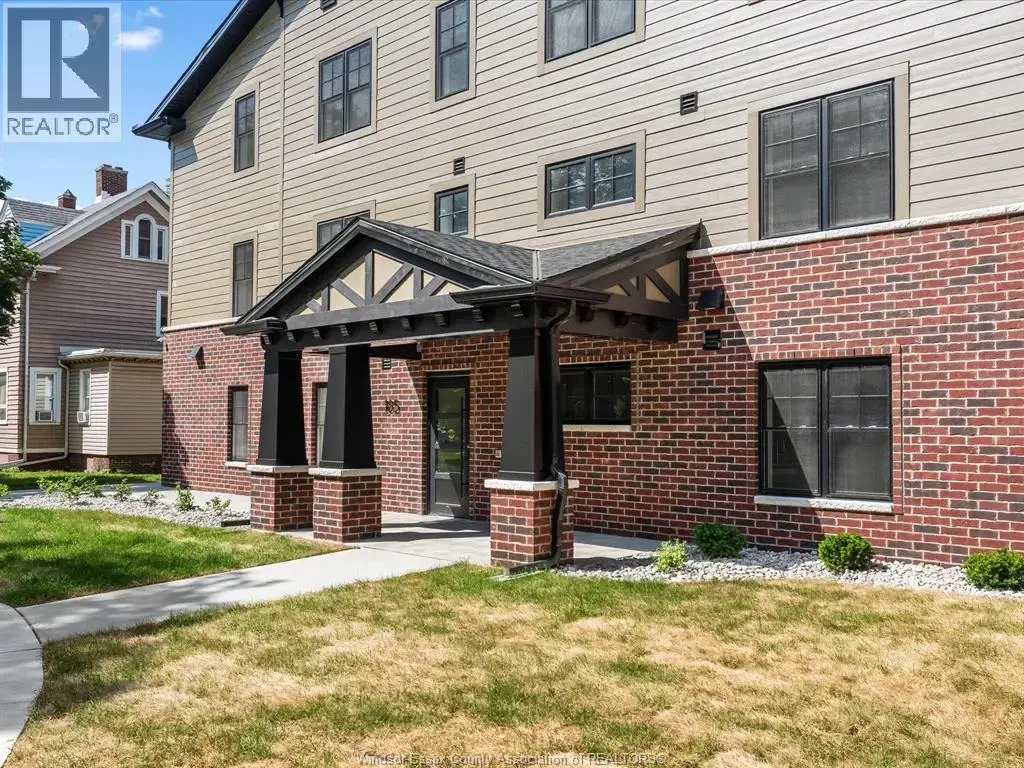 185 Randolph Place, Windsor